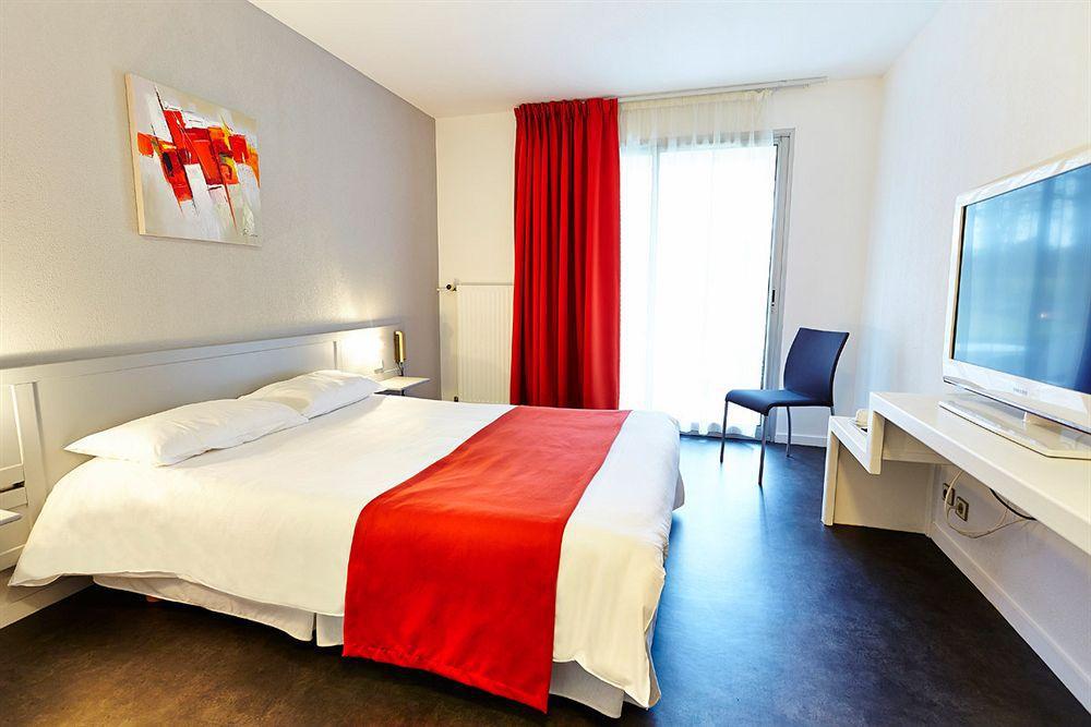Hotel Du Golf Saint-Laurent Ploemel ภายนอก รูปภาพ