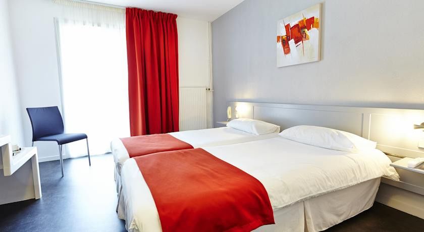 Hotel Du Golf Saint-Laurent Ploemel ภายนอก รูปภาพ