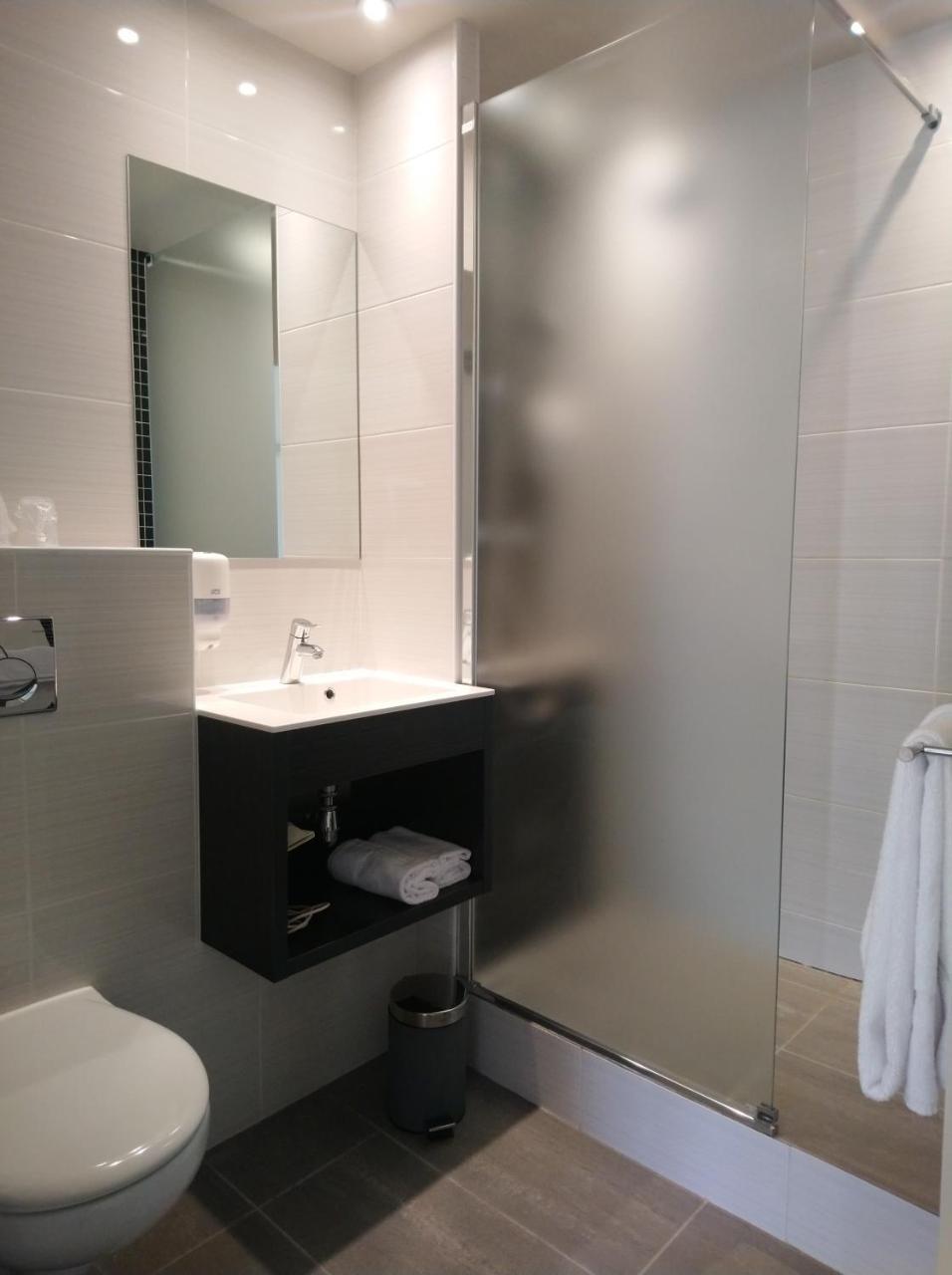 Hotel Du Golf Saint-Laurent Ploemel ภายนอก รูปภาพ